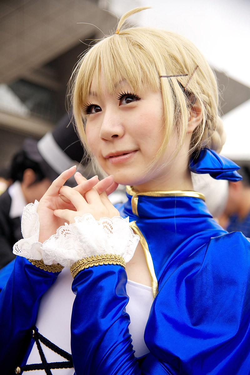 blonde_hair braid cosplay fate/stay_night hair_bow kirekawa_saku_(model) photo saber thigh-highs