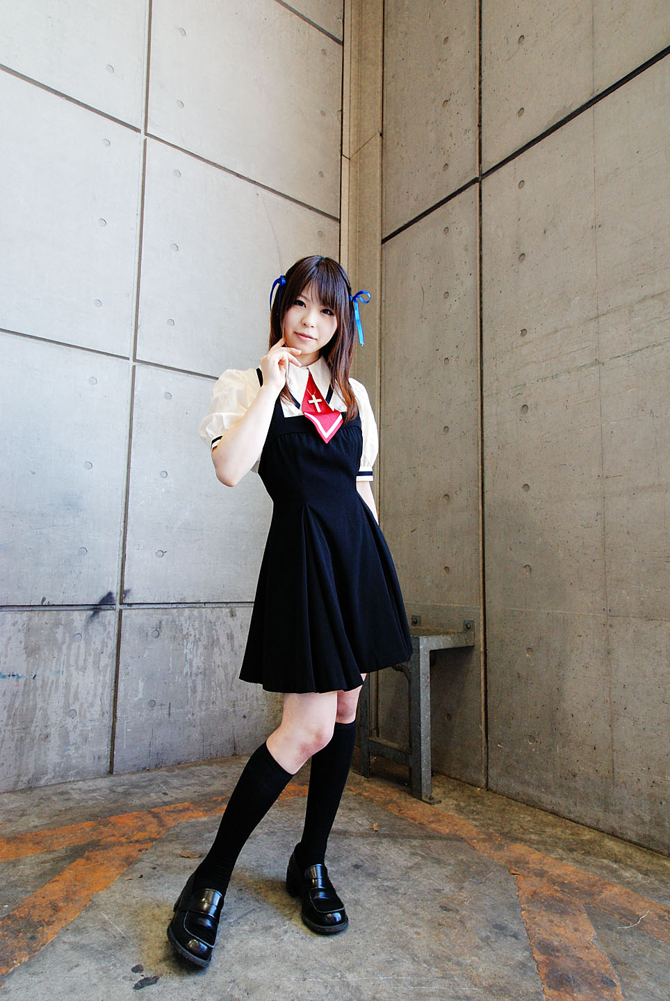air cosplay hair_ribbons katou_mari kneehighs loafers photo school_uniform tohno_minagi