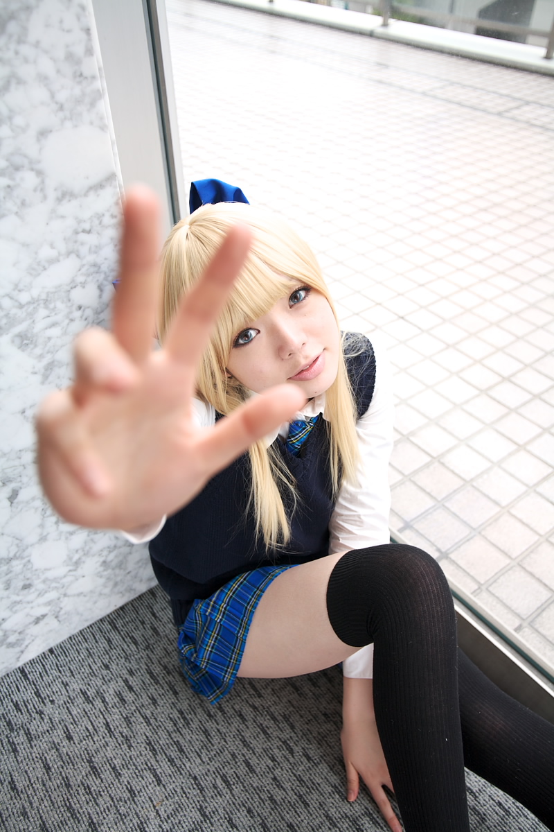 blonde_hair cosplay hair_bow namada photo school_uniform sweater thigh-highs