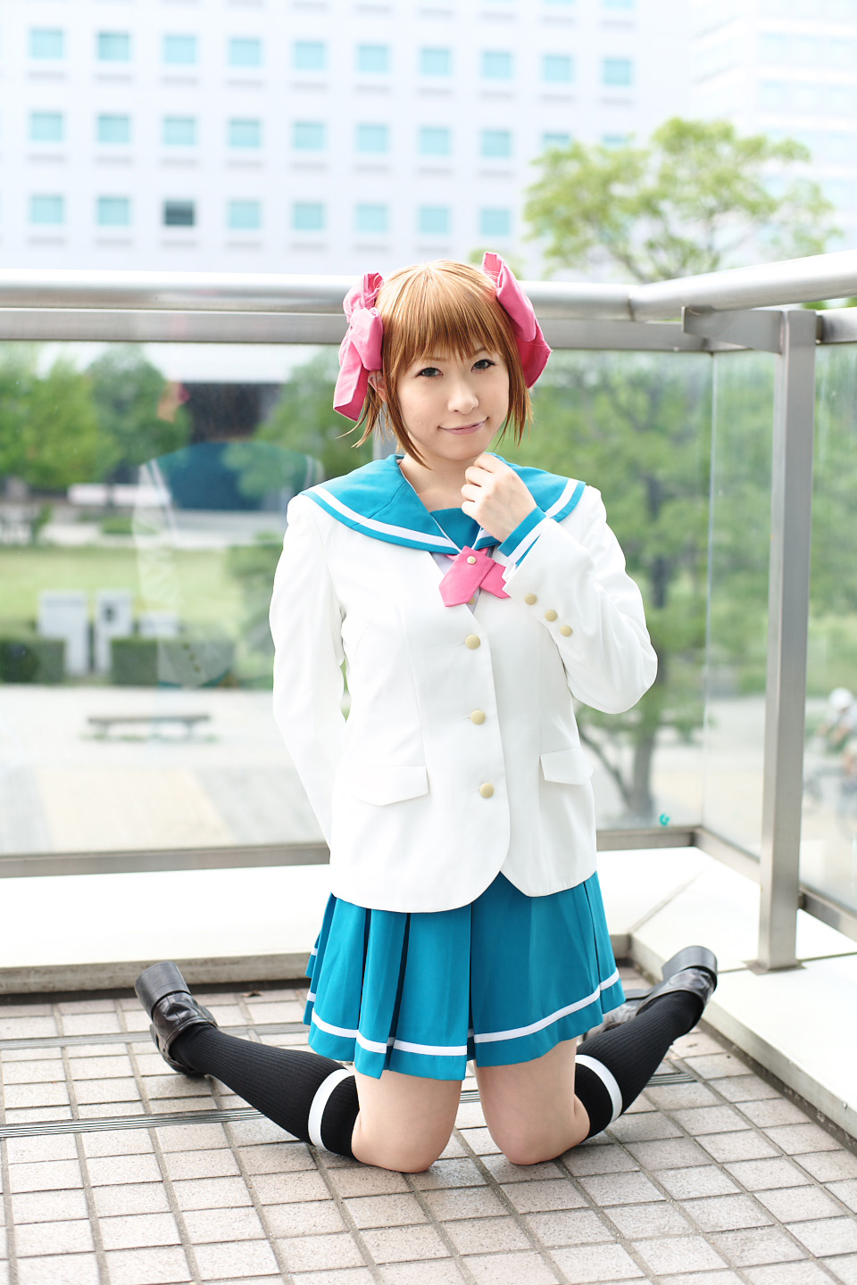 amami_haruka chippi cosplay hairbows idolmaster knee_socks photo sailor_uniform school_uniform