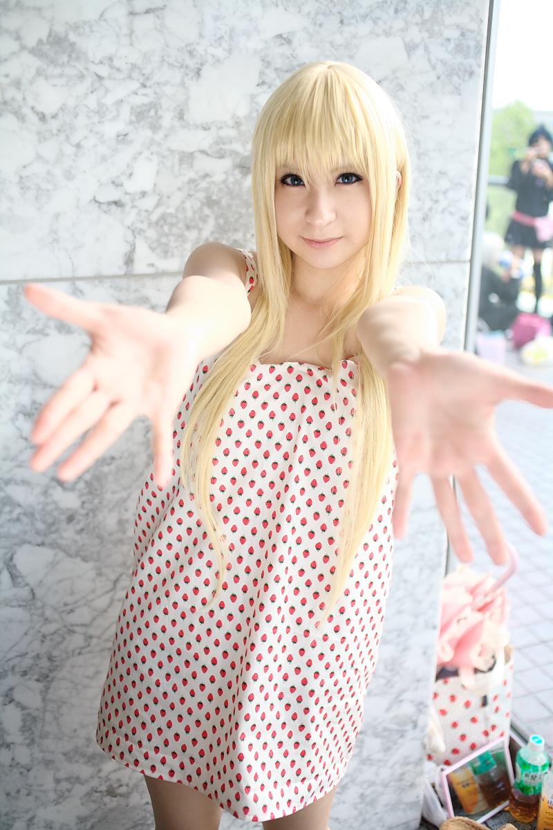 amamiya_laiko ana_coppola blonde_hair cosplay dress ichigo_mashimaro photo strawberry_pattern