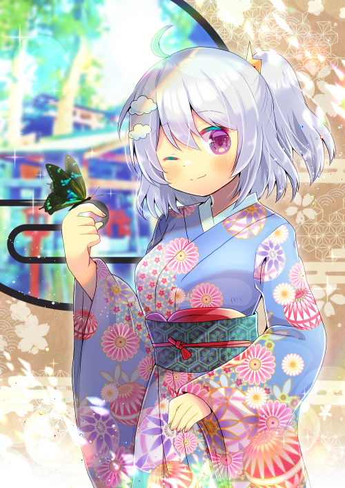 1girl ;) ahoge aiko_yakumo animal animal_on_hand bangs blue_kimono blurry blurry_background breasts bug butterfly butterfly_on_finger cloud_hair_ornament commentary_request depth_of_field egasumi eyebrows_visible_through_hair floral_print hair_between_eyes hair_ornament hand_up indie_virtual_youtuber insect japanese_clothes kimono kouu_hiyoyo lightning_bolt lightning_bolt_hair_ornament long_sleeves looking_at_viewer medium_breasts obi one_eye_closed ponytail print_kimono round_window sash silver_hair sleeves_past_wrists smile solo torii violet_eyes virtual_youtuber wide_sleeves window