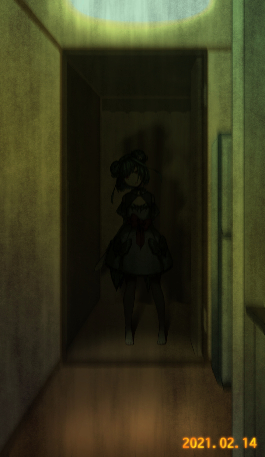 1girl animal_print arms_behind_back bare_legs barefoot blue_dress bow butterfly_print ceiling_light center_opening commentary curtains dated double_bun dress flat_chest full_body green_hair hair_ornament hallway head_tilt highres holding holding_knife hololive horror_(theme) kitchen_knife knife looking_at_viewer open_mouth red_bow red_eyes refrigerator shadow short_hair skull_hair_ornament solo standing tenbin_gashira uruha_rushia virtual_youtuber