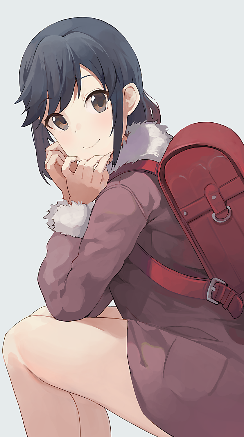 1girl backpack bag black_hair brown_coat brown_eyes closed_mouth coat commentary_request eyebrows_visible_through_hair fur_trim grey_background highres hiroki_(yyqw7151) ichijou_hotaru legs long_sleeves looking_at_viewer non_non_biyori randoseru short_hair simple_background sitting smile solo