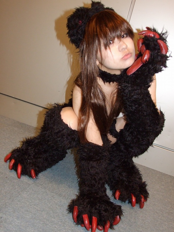 animal_ears cat_ears catgirl claws cosplay felicia fur garters hachisu kneehighs paws vampire_(game)