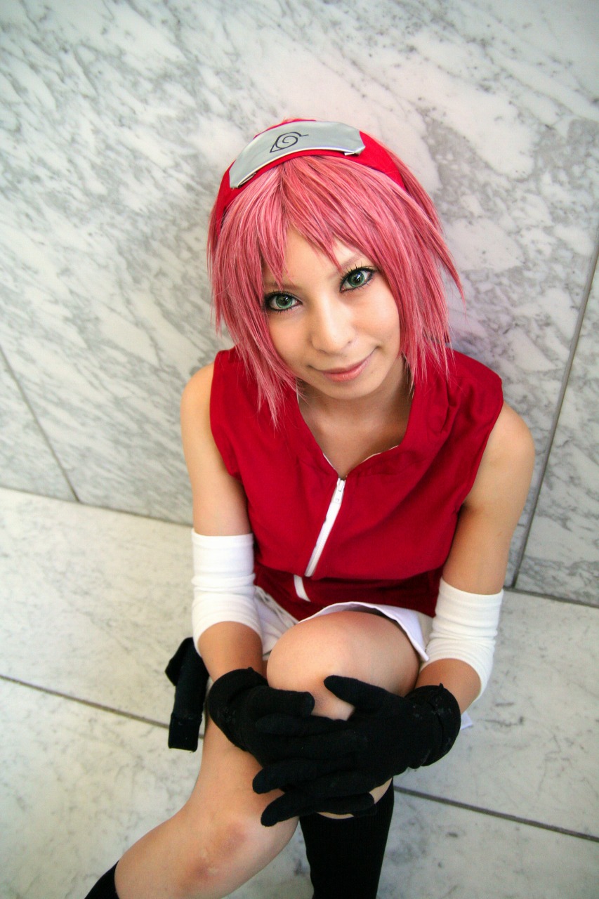 ari cosplay elbowpads gloves haruno_sakura headband naruto pink_hair shorts