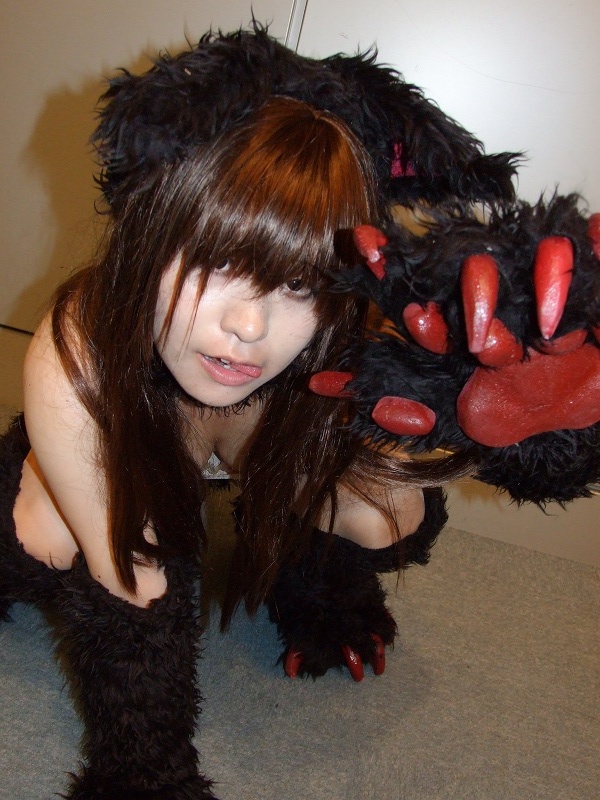 animal_ears cat_ears catgirl claws cosplay felicia fur garters hachisu kneehighs paws vampire_(game)