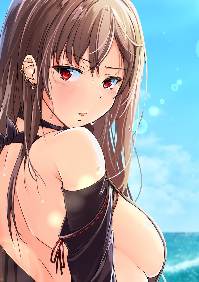 1girl bangs black_choker black_sleeves blue_sky blurry blurry_background breasts brown_hair choker day detached_sleeves earrings eyebrows_visible_through_hair fate/grand_order fate_(series) from_side hair_between_eyes jewelry k3rd large_breasts lens_flare long_hair long_sleeves looking_at_viewer ocean open_mouth outdoors red_eyes shiny shiny_hair shoulder_blades sideboob sky solo triangle_mouth upper_body wet wet_hair yu_mei-ren_(fate)