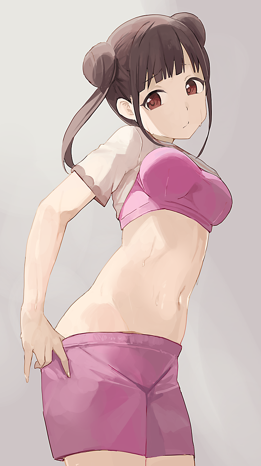 1girl bangs blunt_bangs breasts brown_hair closed_mouth double_bun grey_background highres hiroki_(yyqw7151) idolmaster idolmaster_shiny_colors looking_at_viewer medium_breasts midriff navel pink_shorts red_eyes short_hair shorts simple_background solo sonoda_chiyoko sweat