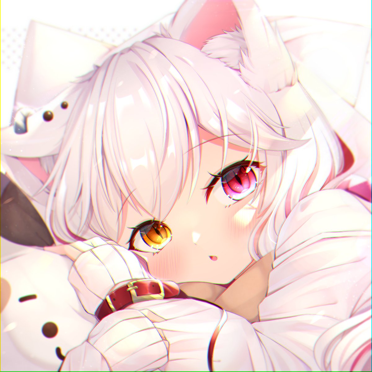 1girl animal_collar animal_ears chestnut_mouth close-up collar ear_piercing face fox_ears fox_girl heterochromia highres jewelry leash long_hair long_sleeves looking_at_viewer lying multicolored_hair open_mouth original piercing pillow pink_hair red_eyes shiira_(nya_rl) single_earring sleeves_past_wrists two-tone_hair white_hair yellow_eyes