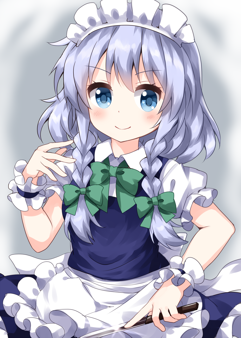 1girl apron bangs blue_dress blue_eyes bow closed_mouth dress eyebrows_visible_through_hair green_bow grey_background hair_between_eyes hair_bow hand_on_hip hand_up highres izayoi_sakuya looking_at_viewer maid maid_headdress ruu_(tksymkw) short_hair short_sleeves silver_hair simple_background smile solo touhou white_sleeves