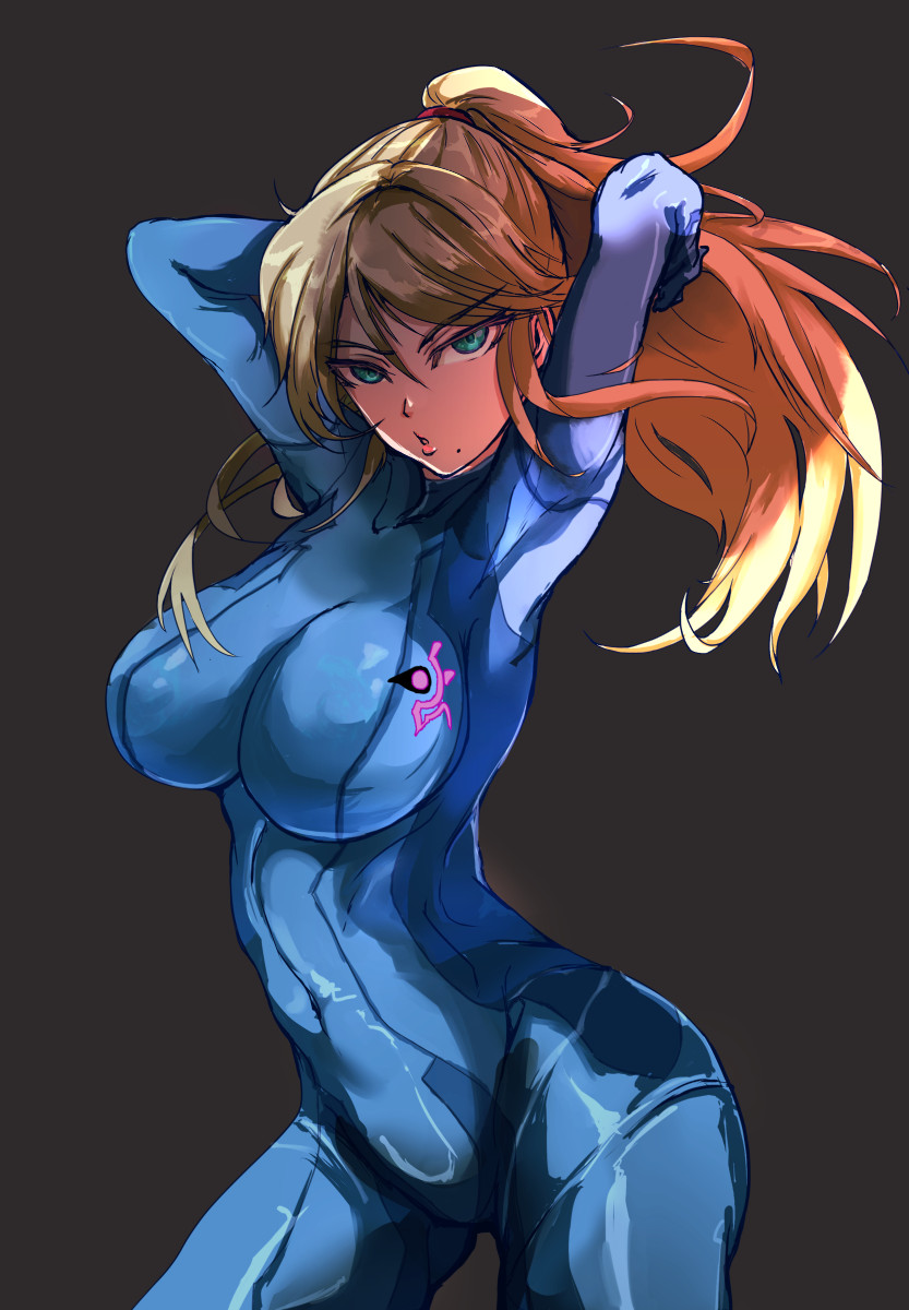 1girl alternate_breast_size arms_up blonde_hair blue_bodysuit bodysuit breasts covered_navel cowboy_shot eyebrows_visible_through_hair floating_hair green_eyes grey_background high_ponytail highres impossible_bodysuit impossible_clothes large_breasts lipstick long_hair long_sleeves looking_at_viewer makeup metroid mole mole_under_mouth parted_lips samus_aran sidelocks simple_background skin_tight solo yamabuki_ryuu zero_suit
