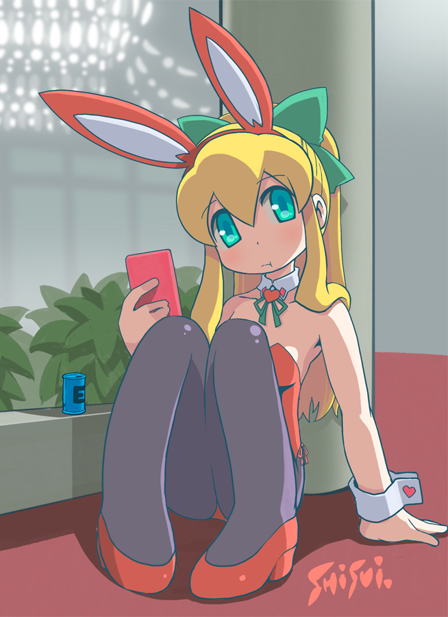 animal_ears arm_support artist_name bare_arms bare_shoulders black_legwear blonde_hair blush bow breasts cellphone collarbone detached_collar energy_tank eyebrows_visible_through_hair fake_animal_ears green_bow green_eyes green_ribbon hair_bow heart high_heels holding holding_phone legs leotard looking_at_viewer mega_man_(series) neck_ribbon on_floor pantyhose phone plant playboy_bunny ponytail pout rabbit_ears red_footwear red_leotard ribbon roll_(mega_man) shisui101 side-tie_leotard sidelocks sitting small_breasts thighs