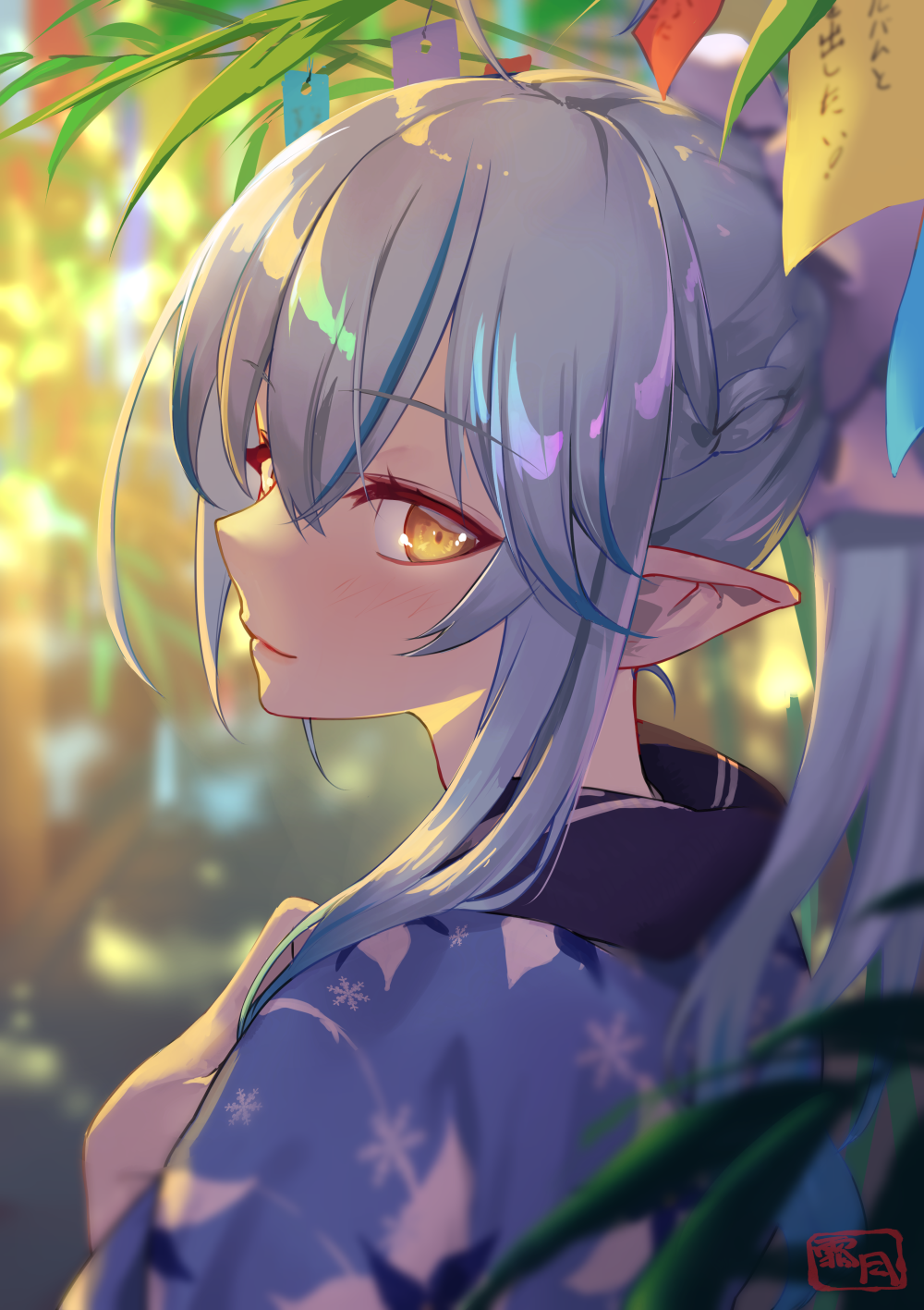 1girl bangs blue_hair blurry blurry_background blurry_foreground brown_eyes closed_mouth commentary_request depth_of_field elf eyebrows_visible_through_hair hair_between_eyes hand_up highres hololive leaf long_hair looking_at_viewer multicolored_hair pointy_ears shimotsuki_shio smile snowflake_print solo streaked_hair tanabata tanzaku virtual_youtuber yukihana_lamy