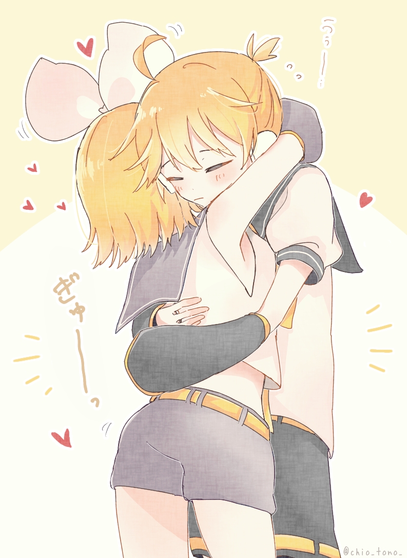 =_= ahoge armpits arms_around_neck arms_around_waist back bare_shoulders blonde_hair blush bow brother_and_sister closed_eyes crop_top detached_sleeves flying_heart hair_bow hands_on_another's_back headphones headset heart hug kagamine_len kagamine_rin leaning_forward midriff sailor_collar shirt short_hair short_ponytail short_sleeves shorts siblings sleeveless sleeveless_shirt standing tono_kabeuchi twins vocaloid white_bow