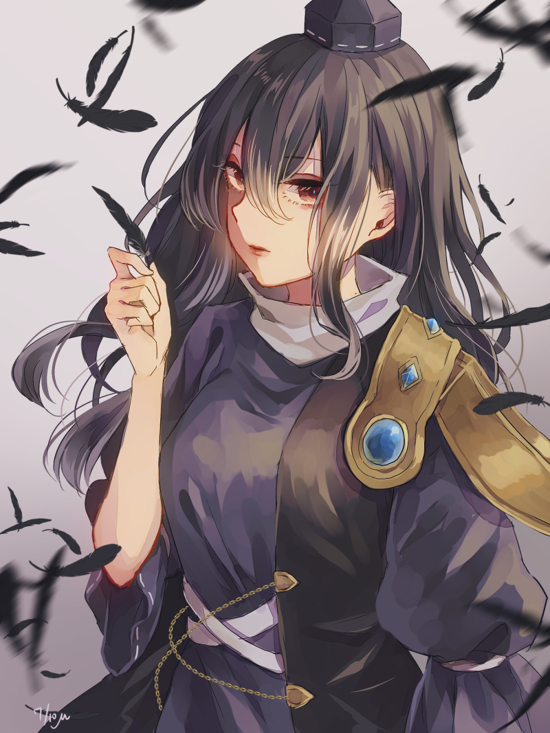 1girl bangs black_hair black_headwear blurry breasts chain depth_of_field expressionless falling_feathers feathers gold_chain gradient gradient_background grey_background hair_behind_ear hair_between_eyes hand_up hat holding holding_feather iizunamaru_megumu long_hair looking_at_viewer m_(neteitai10) medium_breasts motion_blur parted_lips puffy_sleeves red_eyes signature simple_background solo tokin_hat touhou upper_body