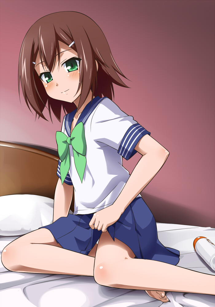 androgynous baka_to_test_to_shoukanjuu barefoot bed blush brown_hair crossdressinging flat_chest green_eyes hair_ornament hairclip kinoshita_hideyoshi male school_uniform serafuku short_hair sitting skirt skirt_lift smile solo trap youkan