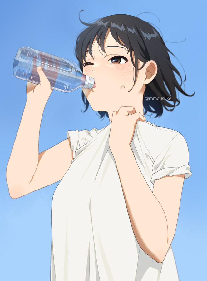 1girl artist_name black_hair blue_sky bottle drinking mattaku_mousuke messy_hair one_eye_closed original short_hair short_sleeves sky solo sweat upper_body water_bottle watermark