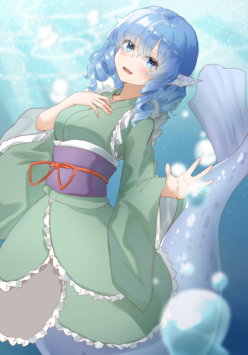 1girl :d bangs blue_background blue_eyes blue_hair bubble drill_hair drill_locks eyebrows_visible_through_hair frilled_kimono frills green_kimono hand_on_own_chest head_fins highres japanese_clothes kimono long_sleeves looking_at_viewer mermaid monster_girl open_mouth purple_sash sash sefushi short_hair smile touhou wakasagihime water
