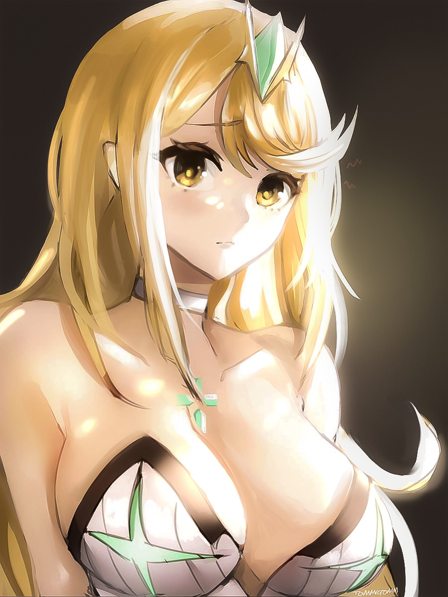 1girl bangs blonde_hair breasts chest_jewel choker closed_mouth collarbone gem headpiece highres large_breasts long_hair mythra_(radiant_beach)_(xenoblade) mythra_(xenoblade) solo strapless striped swept_bangs tiara tommy_(kingdukeee) upper_body vertical_stripes xenoblade_chronicles_(series) xenoblade_chronicles_2 yellow_eyes