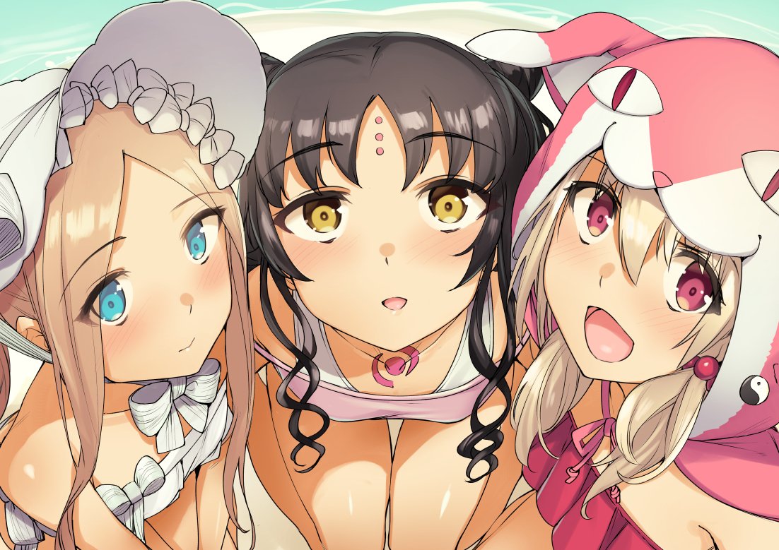 3girls :d abigail_williams_(fate) abigail_williams_(swimsuit_foreigner)_(fate) animal_hood beach bikini blonde_hair blue_eyes blush bonnet cat_hood closed_mouth double_bun facial_mark fate/grand_order fate_(series) forehead_mark hood hood_up illyasviel_von_einzbern long_hair looking_at_viewer multiple_girls ocean open_mouth outdoors parted_lips pink_bikini pink_eyes red_bikini sanpaku sesshouin_kiara_(lily) smile swimsuit upturned_eyes wakamesan white_bikini yellow_eyes