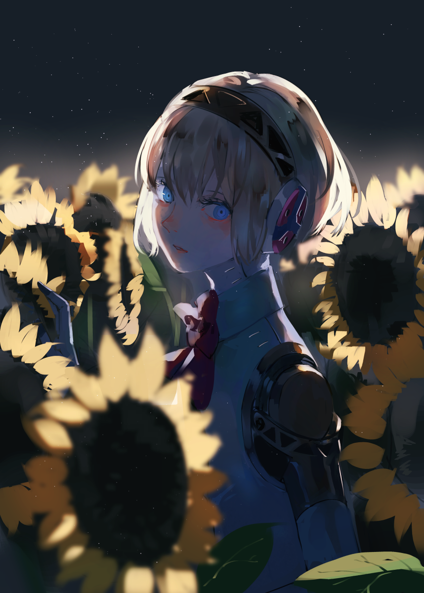 1girl aegis_(persona) android bangs blonde_hair blue_eyes bow bowtie commentary field flower flower_field hair_between_eyes headband headphones highres joints lips looking_at_viewer night night_sky outdoors parted_lips persona persona_3 pink_lips red_bow red_neckwear robot robot_ears robot_joints short_hair sidelocks sky solo star_(sky) starry_sky sunflower syokuuuuuuuuumura teeth upper_body yellow_flower