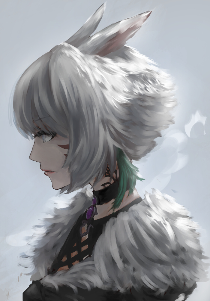 1girl animal_ears black_choker black_dress cat_ears choker closed_mouth commentary dress eyebrows_visible_through_hair facial_mark final_fantasy final_fantasy_xiv from_side fur-trimmed_dress fur_trim grey_background grey_eyes miqo'te para_(user_ajcg7552) profile red_lips short_hair solo tattoo upper_body whisker_markings white_hair y'shtola_rhul