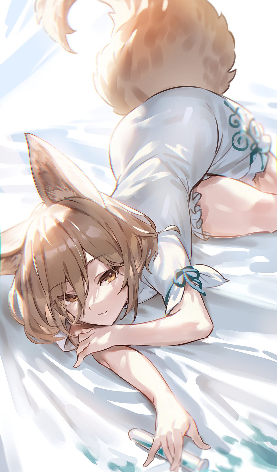 1girl animal_ears bangs bed bow brown_eyes brown_hair closed_mouth eyebrows_visible_through_hair eyes_visible_through_hair fox_ears fox_tail green_bow hair_between_eyes highres jumpsuit kudamaki_tsukasa light light_brown_hair looking_at_viewer lying short_hair short_sleeves smile solo tail touhou u_u_zan white_jumpsuit white_sleeves