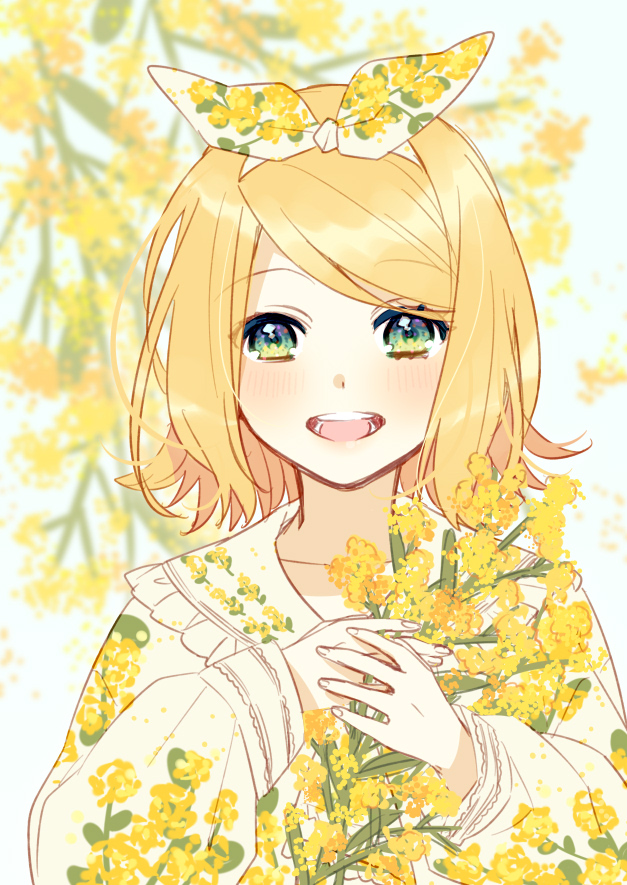 bangs blonde_hair blurry blurry_background blush bow collar collarbone eyebrows_visible_through_hair floral_background floral_print flower frilled_collar frills green_eyes hair_bow hinata_(princess_apple) holding holding_flower kagamine_rin long_sleeves looking_at_viewer open_mouth pollen sailor_collar sketch smile swept_bangs vocaloid yellow_flower