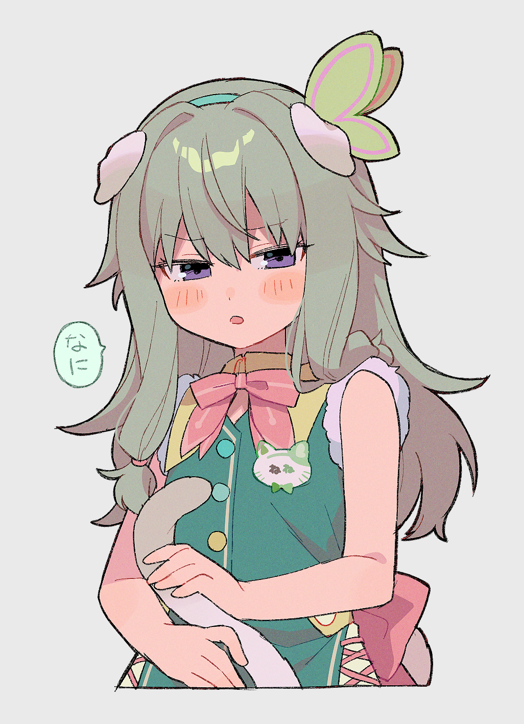 1girl animal_ears bangs bare_arms blush bow cat_ears cat_girl cat_tail cropped_torso dress ears_down eyebrows_visible_through_hair green_dress green_hair green_hairband grey_background hair_between_eyes hairband highres kusanagi_nene long_hair looking_at_viewer parted_lips pink_bow project_sekai simple_background sleeveless sleeveless_dress solo tail translation_request upper_body uso_(ameuzaki) violet_eyes