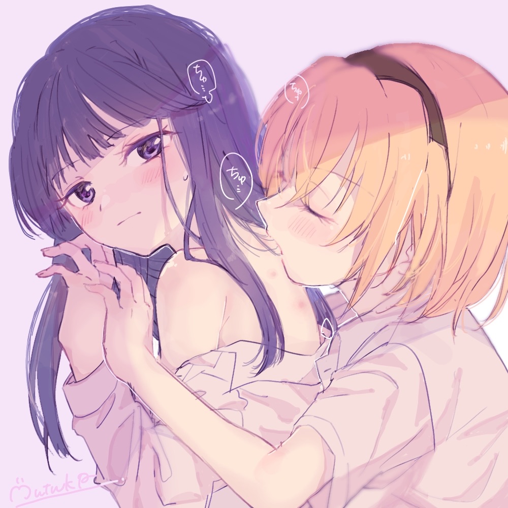 2girls artist_name blonde_hair blush closed_eyes clothes_pull furude_rika hairband hand_on_another's_hand higurashi_no_naku_koro_ni houjou_satoko kissing_back long_hair multiple_girls mutsuki_(fujisakike) purple_hair shirt_pull short_hair sweat upper_body yuri