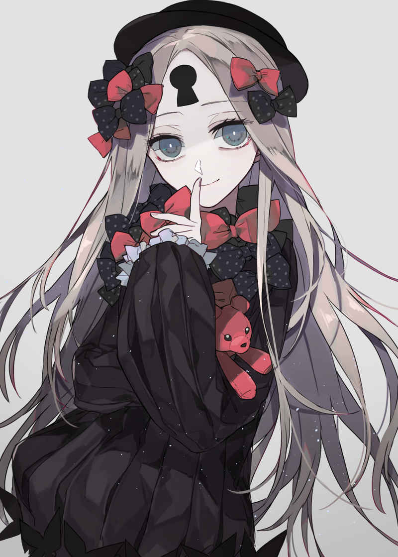 1girl abigail_williams_(fate) bangs black_dress black_headwear blonde_hair blue_eyes bow dress ebanoniwa facial_mark fate/grand_order fate_(series) finger_to_mouth forehead_mark grey_background hair_bow hand_up hat jpeg_artifacts long_hair long_sleeves looking_at_viewer parted_bangs shushing simple_background smile solo stuffed_animal stuffed_toy teddy_bear