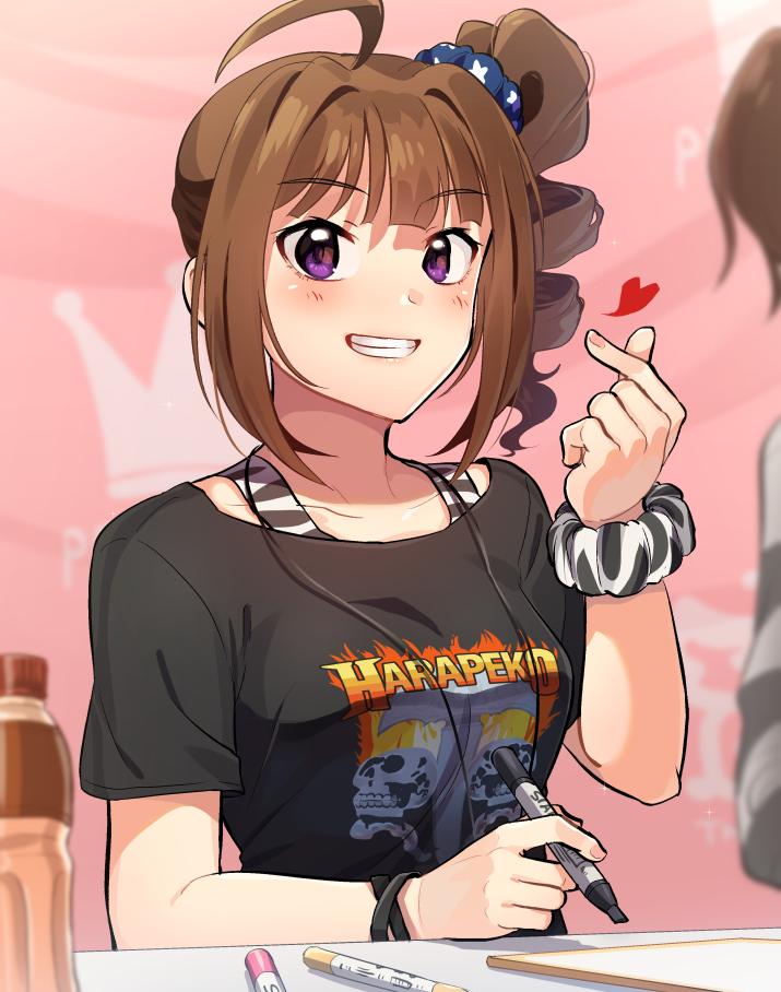 1girl ahoge bangs black_shirt blurry blurry_foreground bottle bracelet brown_hair commentary depth_of_field drill_hair eyebrows_visible_through_hair grin heart holding holding_marker idolmaster idolmaster_million_live! jewelry kamille_(vcx68) looking_at_viewer marker medium_hair necklace pointing pointing_at_self print_shirt scrunchie shirt side_drill side_ponytail sidelocks smile solo_focus t-shirt tank_top upper_body violet_eyes white_scrunchie white_shirt wrist_scrunchie yokoyama_nao