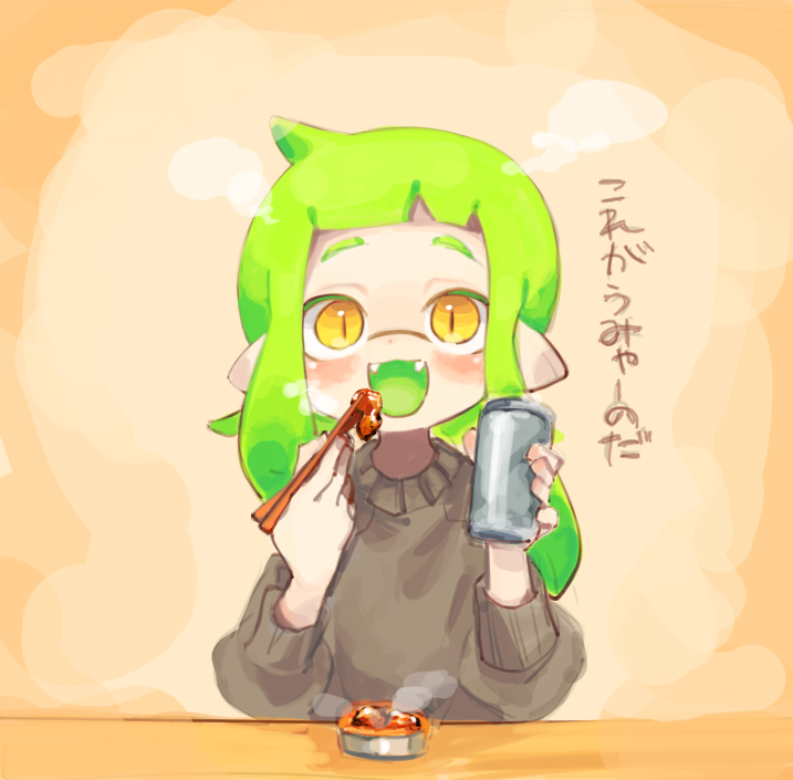 bangs chopsticks colored_tongue cup daidaiika earrings fang food green_hair green_tongue grey_sweater_vest holding holding_chopsticks holding_cup jewelry long_sleeves looking_at_viewer open_mouth pointy_ears simple_background smile splatoon_(series) splatoon_2 sweater sweater_vest table upper_body yellow_background yellow_eyes