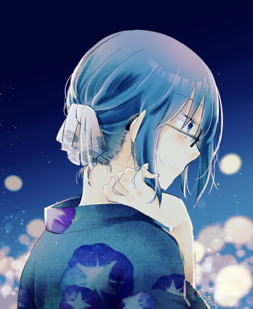 1girl alternate_costume alternate_hairstyle back black-framed_eyewear blue_eyes blue_hair blue_kimono blush ciel_(tsukihime) closed_mouth commentary_request eyebrows_visible_through_hair fingernails floral_print from_side glasses hair_ribbon hand_in_hair japanese_clothes kimono light_particles looking_away night ribbon short_hair smile solo tied_hair tsukihime tsukihime_(remake) twitter_username upper_body uyuki_(ouun) yukata