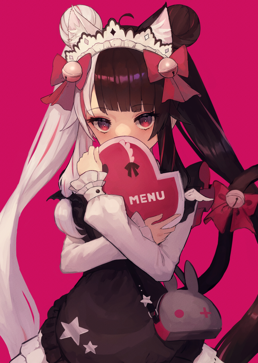 1girl animal_bag animal_ear_fluff animal_ears apron bag bangs bell black_apron black_hair bow cat_ears cat_girl cat_tail commentary_request covered_mouth double_bun dress eyebrows_visible_through_hair hair_bell hair_bow hair_ornament highres jingle_bell long_hair long_sleeves looking_at_viewer multicolored_hair nijisanji puffy_long_sleeves puffy_sleeves purple_background red_bow red_eyes redhead shoulder_bag sleeves_past_wrists solo streaked_hair tail tail_bell tail_bow tail_ornament toima_(beat0829) twintails two-tone_hair very_long_hair virtual_youtuber white_dress white_hair yorumi_rena