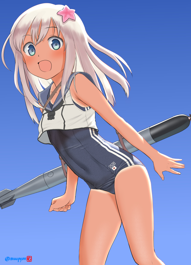 1girl artist_name black_sailor_collar black_swimsuit blonde_hair blue_eyes blue_sky crop_top feet_out_of_frame flower gradient_sky hair_flower hair_ornament kantai_collection long_hair looking_at_viewer mu-pyon one-piece_tan ro-500_(kancolle) sailor_collar school_swimsuit sky sleeveless smile solo standing swimsuit swimsuit_under_clothes tan tanlines torpedo twitter_username