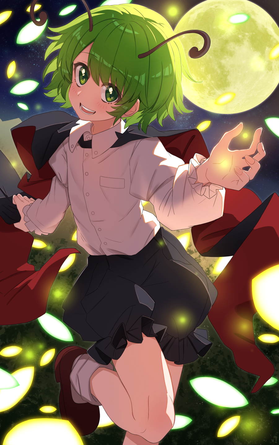 1girl androgynous antennae bangs black_cape black_shorts brown_footwear buttons cape collared_shirt commentary_request danmaku eyebrows_visible_through_hair flat_chest foot_out_of_frame frilled_shorts frilled_sleeves frills fuji_tarawi full_moon green_eyes green_hair highres long_sleeves looking_at_viewer moon open_mouth red_cape revision shirt shoes short_hair shorts smile socks solo touhou two-sided_cape two-sided_fabric white_legwear white_shirt wriggle_nightbug