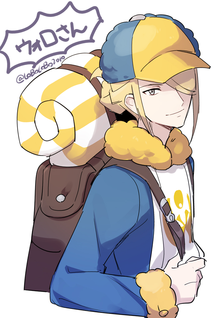1boy backpack bag baseball_cap blonde_hair blue_jacket brown_bag character_name closed_mouth commentary_request fur_collar grey_eyes hair_over_one_eye hat jacket long_sleeves male_focus momoji_(lobolobo2010) multicolored_clothes multicolored_headwear open_clothes open_jacket pokemon pokemon_(game) pokemon_legends:_arceus shirt short_hair smile solo twitter_username upper_body volo_(pokemon) white_background white_shirt yellow_collar