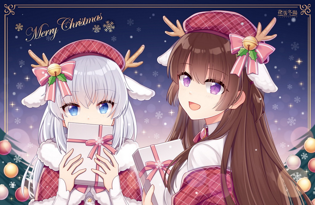 2girls :d animal_ears bangs beret blue_eyes box capelet christmas christmas_ornaments christmas_tree collared_shirt commentary_request covered_mouth eyebrows_visible_through_hair fur-trimmed_capelet fur_trim gift gift_box hair_between_eyes hat hitsuki_rei holding holding_gift looking_at_viewer looking_back merry_christmas multiple_girls plaid_capelet plaid_headwear red_capelet red_headwear shirt silver_hair smile snowdreams_-lost_in_winter- snowflakes violet_eyes white_shirt xia_qianfan xue_jian