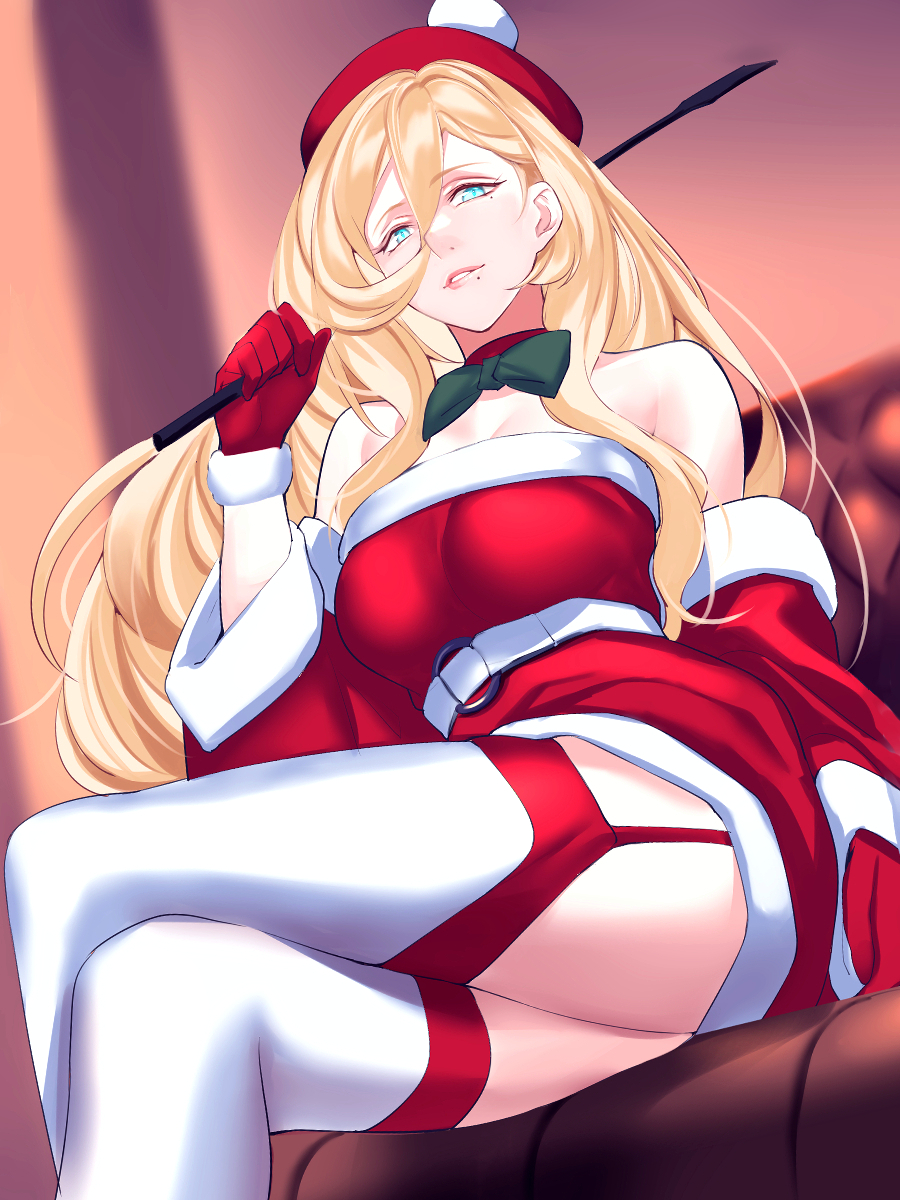 1girl bare_shoulders belt belt_buckle beret blonde_hair blue_eyes bow buckle christmas crossed_legs detached_sleeves fur-trimmed_gloves fur_trim gloves green_bow hair_between_eyes hat headband highres holding kantai_collection lips long_hair looking_at_viewer mole mole_under_eye mole_under_mouth red_gloves red_headband richelieu_(kancolle) shingyou_(alexander-13) sitting solo thigh-highs white_belt white_legwear