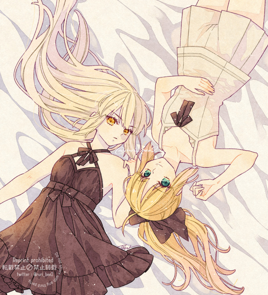 2girls absurdres ahoge artoria_pendragon_(all) bare_shoulders black_ribbon blonde_hair braid cowboy_shot detached_collar detached_sleeves fate/grand_order fate/stay_night fate/unlimited_codes fate_(series) french_braid gloves green_eyes hair_ribbon highres juliet_sleeves long_sleeves looking_at_viewer multicolored_hair multiple_girls nayamer ponytail puffy_sleeves ribbon ruri_bee2 saber_alter saber_lily white_gloves wide_sleeves yellow_eyes