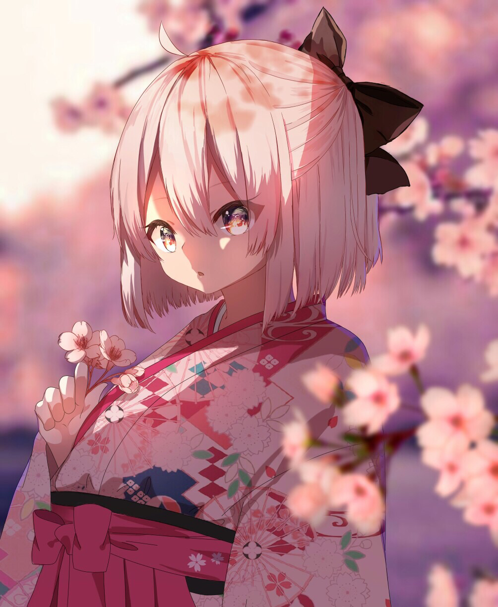 1girl absurdres ahoge bangs black_bow blonde_hair bow cherry_blossoms craz_yza day fate/grand_order fate_(series) floating_hair hair_between_eyes hair_bow hakama highres japanese_clothes kimono koha-ace long_sleeves looking_at_viewer okita_souji_(fate) okita_souji_(fate)_(all) okita_souji_(koha/ace) outdoors petals pink_flower pink_kimono red_hakama shiny shiny_hair short_hair smile solo standing wagashi wide_sleeves yellow_eyes