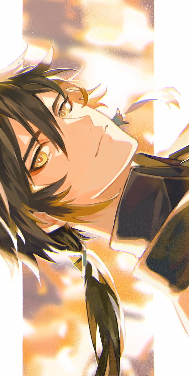 1boy bangs black_hair black_shirt brown_hair closed_mouth commentary_request earrings genshin_impact gotou_(pixiv37128) hair_between_eyes highres jewelry long_hair looking_at_viewer male_focus multicolored_hair ponytail portrait shirt simple_background single_earring solo tassel tassel_earrings yellow_eyes zhongli_(genshin_impact)