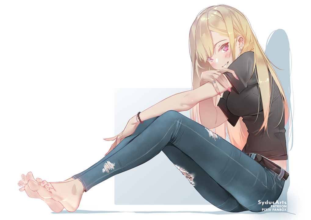 1girl barefoot black_shirt blonde_hair blue_pants blush denim earrings feet full_body jeans jewelry kitagawa_marin legs long_hair looking_at_viewer pants red_eyes shirt sitting smile soles solo sono_bisque_doll_wa_koi_wo_suru sydus t-shirt toes torn_clothes torn_jeans torn_pants