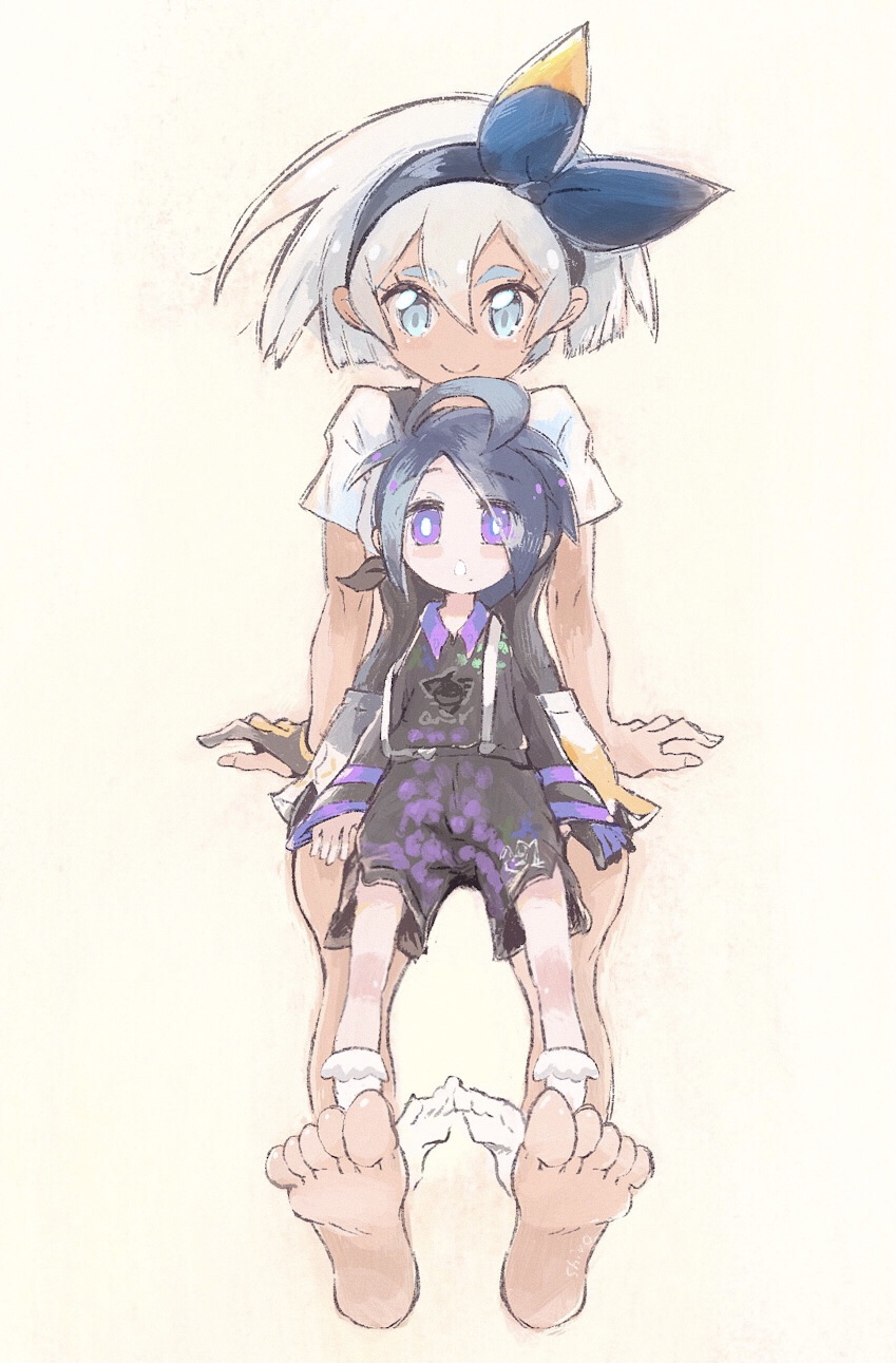 1boy 1girl ahoge allister_(pokemon) arm_support bangs barefoot bea_(pokemon) black_hair black_hairband black_shirt black_shorts blue_eyes bow_hairband bright_pupils closed_mouth collared_shirt commentary_request eyelashes gloves hair_between_eyes hairband highres long_sleeves partially_fingerless_gloves pokemon pokemon_(game) pokemon_swsh shiro_(46isou) shirt short_hair short_sleeves shorts side_slit side_slit_shorts single_glove sitting size_difference smile socks soles suspender_shorts suspenders toes violet_eyes white_legwear white_shirt