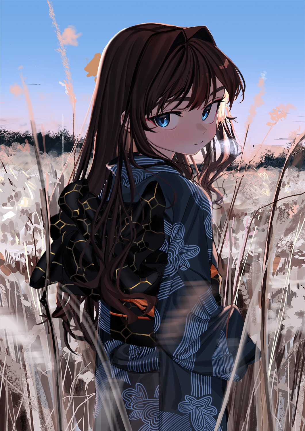 1girl bangs blue_eyes blush brown_hair clouds commentary_request elisia_valfelto field flower highres japanese_clothes kimono long_hair looking_at_viewer looking_back luicent obi obi_bow original patterned_clothing sash sky sunset thick_eyebrows tree yukata