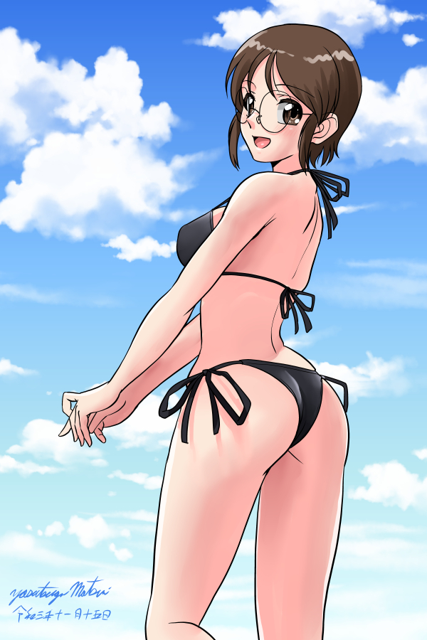 1girl artist_name ass back bangs bikini black_bikini blue_sky breasts brown_eyes brown_hair clouds cloudy_sky commentary dated day from_behind girls_und_panzer glasses halterneck looking_at_viewer looking_back matsui_yasutsugu medium_breasts open_mouth outdoors own_hands_together rimless_eyewear round_eyewear sasagawa_kanon short_hair side-tie_bikini signature sky smile solo standing string_bikini swimsuit