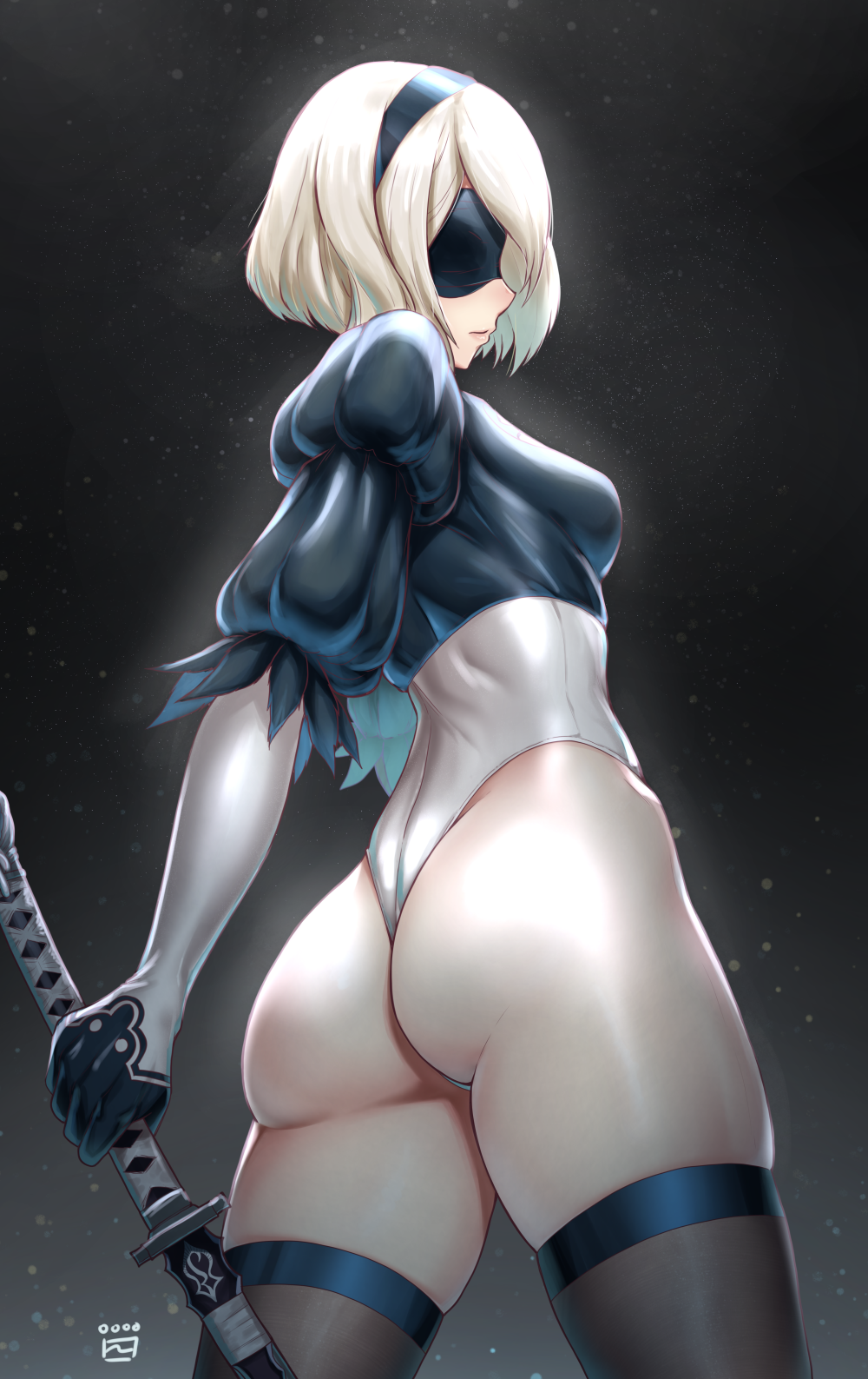 1girl ass bangs black_hairband black_legwear blindfold breasts closed_mouth commentary_request feather_trim finalcake gloves gradient hairband highleg highleg_leotard highres holding leotard lips long_sleeves medium_breasts nier_(series) nier_automata puffy_sleeves shiny shiny_clothes shiny_hair shiny_skin short_hair signature simple_background thigh-highs thighs white_hair yorha_no._2_type_b