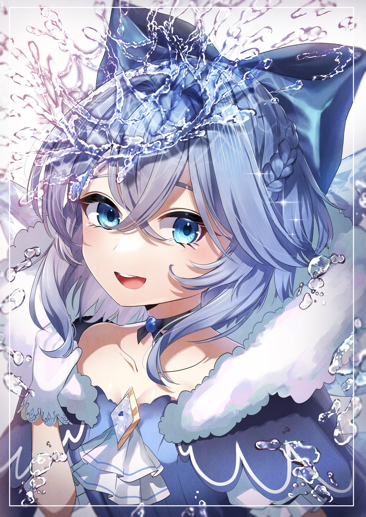 1girl :d ametama_(runarunaruta5656) ascot bangs blue_bow blue_eyes bow cirno fur_trim gloves hair_bow highres ice looking_at_viewer off_shoulder open_mouth simple_background smile solo teeth touhou upper_body upper_teeth white_ascot white_background white_gloves